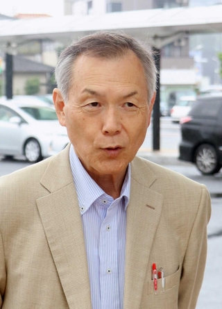 「戦争孤児の記憶を断絶させてはいけない」と語る立教大の浅井春夫名誉教授＝６月、埼玉県蓮田市