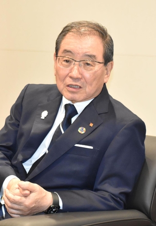 インタビューに応じる前経団連会長の十倉雅和氏＝東京都内（撮影・名倉あかり）