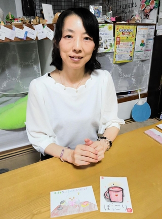 「学校以外にも居場所はあるよ」と呼びかける「きらきらぼしプレイス」代表の上田杏子さん＝神戸市灘区下河原通３、きらきらぼしプレイス