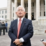 今後の活動への意気込みを語る泉房穂参院議員＝東京都千代田区