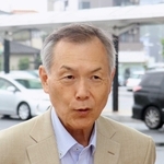 「戦争孤児の記憶を断絶させてはいけない」と語る立教大の浅井春夫名誉教授＝６月、埼玉県蓮田市