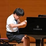 地区予選で練習の成果を披露する参加者＝神戸市中央区東川崎町１、神戸新聞松方ホール（撮影・大田将之）