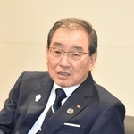 インタビューに応じる前経団連会長の十倉雅和氏＝東京都内（撮影・名倉あかり）