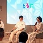 作家の岸田奈美さん（右）らが家族への思いなどを語り合ったトークセッション＝大阪市此花区の夢洲