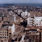 １９４６年３月に神戸タワーから撮影された戦後の新開地周辺。左上に「キャンプ・カーバー」が確認できる（米国国立公文書館所蔵）