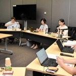神戸市が災害対策に女性の視点を取り入れようと発足させた防災会議の女性部会＝７月１４日、神戸市中央区の市危機管理センター