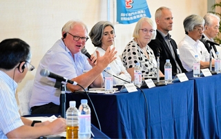 鳴門の渦潮の世界遺産登録について意見を交わすパネリスト＝ホテルニューアワジプラザ淡路島