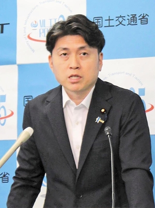 石破茂首相の辞任についてコメントする中野洋昌国土交通相＝９日午前、東京都千代田区