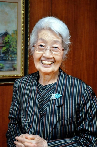 神戸凮月堂の社長、会長を務めた下村俊子さん＝２０１５年、神戸市中央区元町通３、神戸凮月堂元町本店