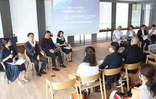 スポーツを通じた地域振興などを議論したシンポジウム＝神戸市中央区加納町４、アンカー神戸