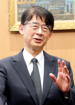 「がん検診の重要性を正しく理解してほしい」と語る山下幸政会長＝神戸市灘区岩屋北町１、兵庫県予防医学協会