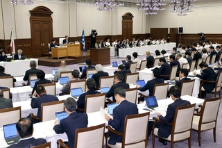 兵庫県議会６月定例会の本会議＝２０２５年６月１２日、兵庫県公館