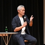 神戸市内の高校生たちとのトークで会場を沸かせたイチローさん＝６日午後、神戸市中央区東川崎町１、神戸新聞松方ホール（撮影・風斗雅博）