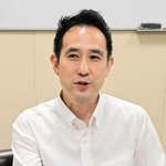 中学校部活動の地域移行の展望を語る田島良輝教授＝大阪市東淀川区、大阪経済大学