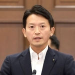 兵庫県議会本会議で、補正予算案などについて提案理由を説明する斎藤元彦知事＝１８日午前、神戸市中央区下山手通４、県公館（撮影・丸山桃奈）
