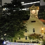 札幌市、時計台の前で