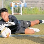 流通科学大学のサッカー部でプレーする則末遼斗選手。デフサッカー日本代表でもある＝神戸市西区学園西町３