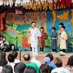 オリジナル神楽「但東さいさい」を披露する地元の子どもたち＝豊岡市但東町唐川