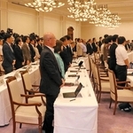 松井重樹県議の辞職願を賛成多数で許可した兵庫県議会本会議＝２４日午前、神戸市中央区下山手通４