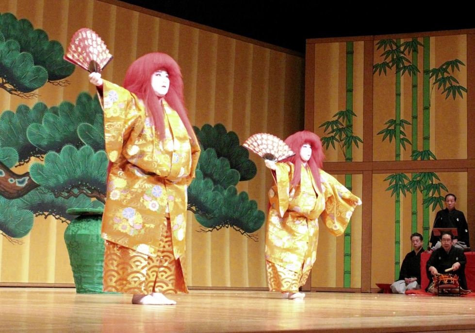 舞いや踊り、振り 神戸で「名流舞踊の会」 兵庫の日本舞踊家4流派、30