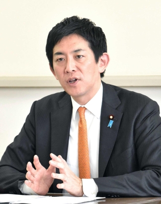 拉致問題解決に向けた取り組みや考えを語る小林鷹之元経済安全保障担当相＝東京・永田町