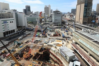 再整備が進むＪＲ三ノ宮駅周辺。都心部が姿を一新する日は近い＝神戸市中央区雲井通８（撮影・丸山桃奈）