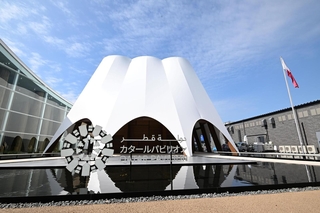 大阪・関西万博のカタールパビリオン＝１４日午後、大阪市此花区の夢洲（撮影・斎藤雅志）