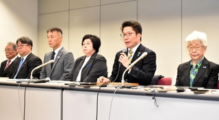 トランプ米大統領やルビオ国務長官と面会し、「問題解決へ向き合う姿勢を感じ取ることができた」と手応えを語る拉致被害者家族会のメンバー＝２８日午後、東京都千代田区