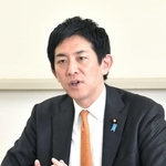 拉致問題解決に向けた取り組みや考えを語る小林鷹之元経済安全保障担当相＝東京・永田町