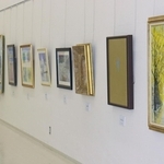 日本画や洋画が並ぶ会場＝神戸市灘区原田通３、原田の森ギャラリー