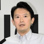 定例会見で話す斎藤元彦知事＝兵庫県庁
