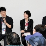 パビリオン「未来の都市」の展示物をカワサキワールドに移設する計画を発表する川崎重工業の村上敬祐大阪・関西万博推進課長（左端）ら＝大阪市此花区の夢洲