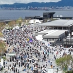 閉幕日を迎え、多くの人が詰めかける大阪・関西万博の会場＝１３日午前１０時１９分、大阪市此花区の夢洲（撮影・鈴木雅之）