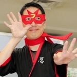 こどもだけ寄席をＰＲするラクゴニンジャさん＝兵庫県庁