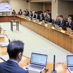 兵庫県庁舎の再整備について話し合った有識者会議＝21日午前、県庁