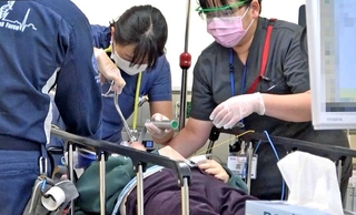 重症から軽症まで、さまざまな患者が運び込まれる救命救急センター＝尼崎市東難波町２、兵庫県立尼崎総合医療センター