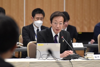 指定都市市長会議で発言する同市長会会長の久元喜造神戸市長（中央）＝東京都千代田区