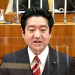 質問するひょうご県民連合の竹内英明議員＝２０２０年１２月、神戸市中央区、兵庫県議会