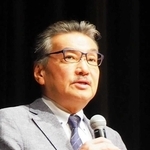 「実際の睡眠状況を把握するためには脳波測定が有効」と話す柳沢正史教授＝神戸市中央区東川崎町１