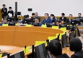 兵庫県の鳥インフルエンザ警戒本部の会議＝神戸市中央区中山手通５、県災害対策センター