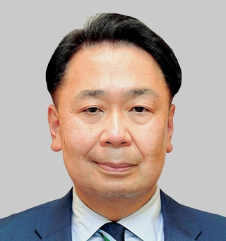 吉岡健氏