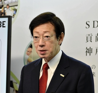 火葬場整備を巡り国の対応を求める考えを説明する神戸市の久元喜造市長＝11日午後、神戸市役所（撮影・井沢泰斗）