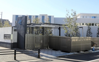 尼崎ＪＲ脱線事故の事故車両を保存するＪＲ西日本の施設＝大阪府吹田市 