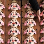 新年の十日えびすに向けて製造が最盛期を迎えるえびす面＝宝塚市大原野