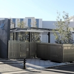 尼崎ＪＲ脱線事故の事故車両を保存するＪＲ西日本の施設＝大阪府吹田市 