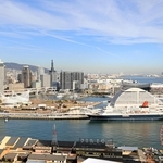 新施設が次々と登場し、新たなにぎわいを見せている神戸港のウオーターフロント＝神戸市中央区（撮影・長嶺麻子）