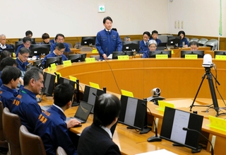姫路市内の養鶏場で鳥インフルエンザが確認したのを受け、開かれた県の対策本部会議＝１８日午前、神戸市中央区中山手通５、県災害対策センター