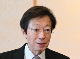 阪神・淡路大震災の発生から31年を前に、インタビューに応じる神戸市の久元喜造市長＝同市役所（撮影・斎藤雅志） 