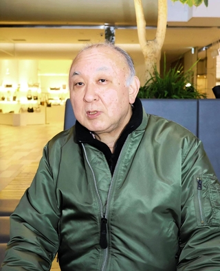 かつて暮らした芦屋への思いを話す井上和真さん＝奈良市西大寺東町２