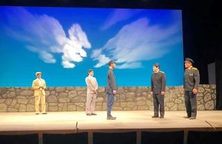 演劇「島守のうた」の一場面（南信乃介さん提供）